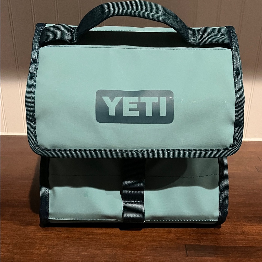 YETI River Green Daytrip Lunch Bag
